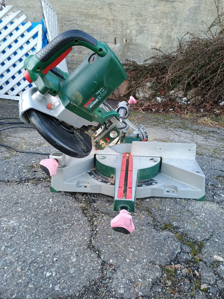 Циркуляр Bosch PCM 8S