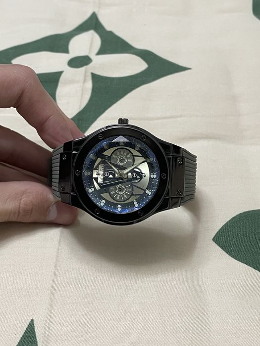 Часы Hublot с батарейкой с миниральным стеклом