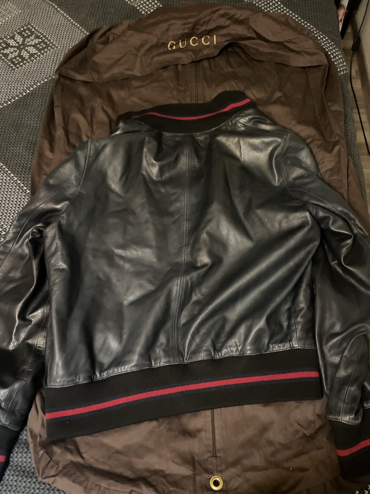 Gucci кожено яке.