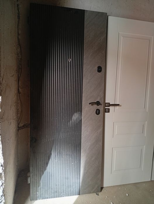 Продается дверь и межкомнатные двери