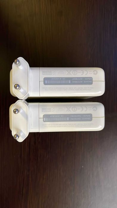 2 x Apple Airport Express – wireless Wi-Fi, perfect funcționale