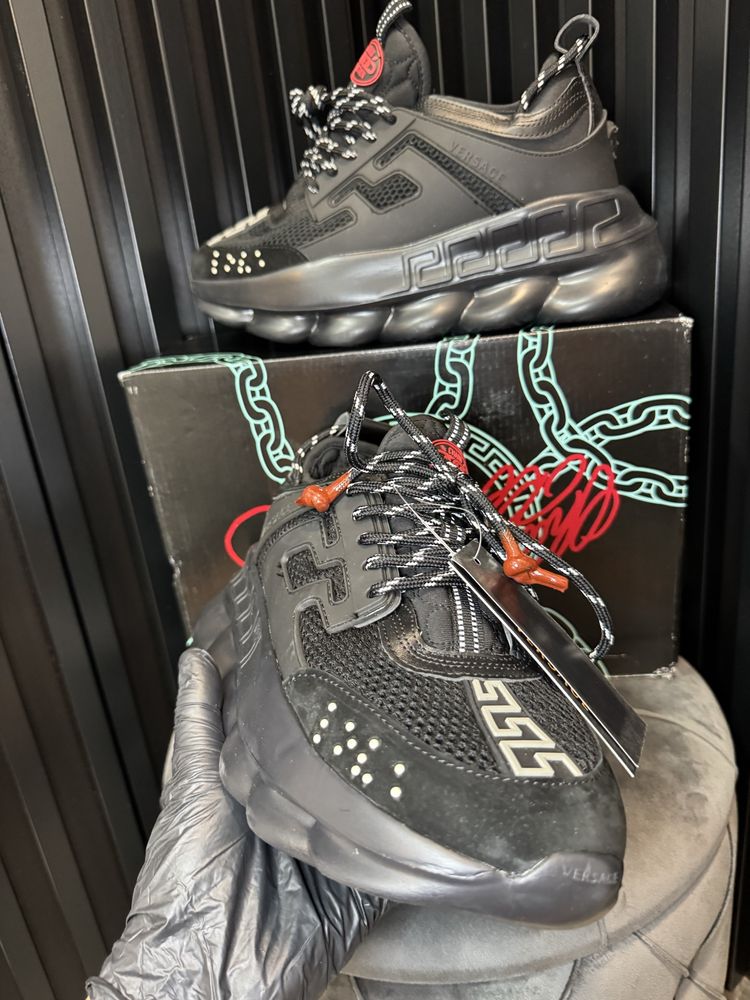 37-43 Versace Chain Reaction  Triple Black Negru