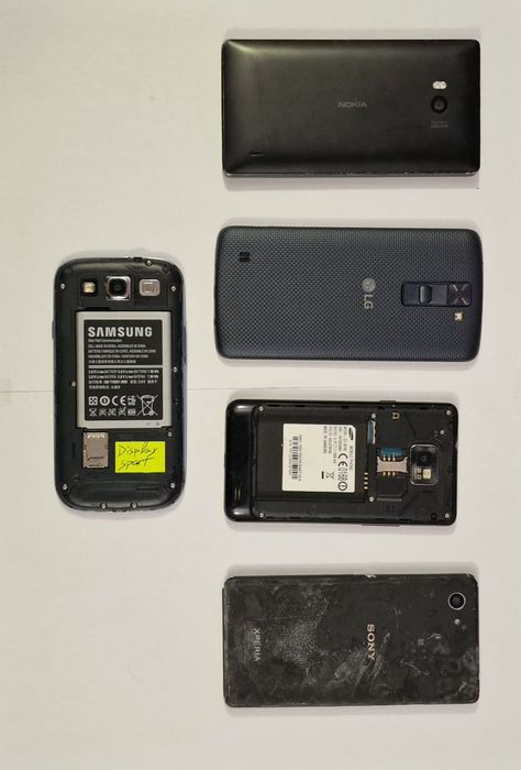 Lot 5 Telefoane Mobile pentru Piese / Reparații (Nokia, LG, Samsung, S