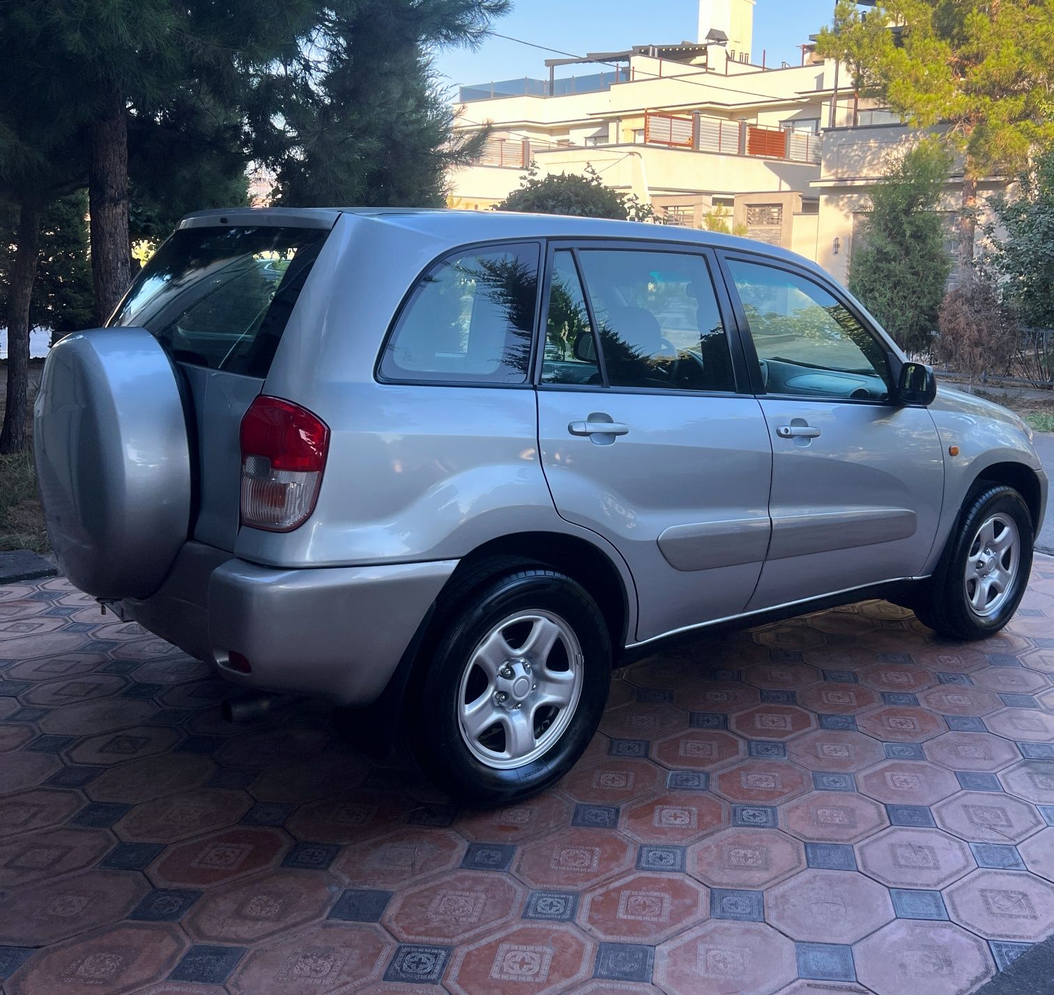Toyota RAV4  Avtomat