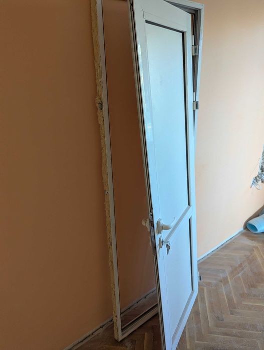 Алуминиеви врати