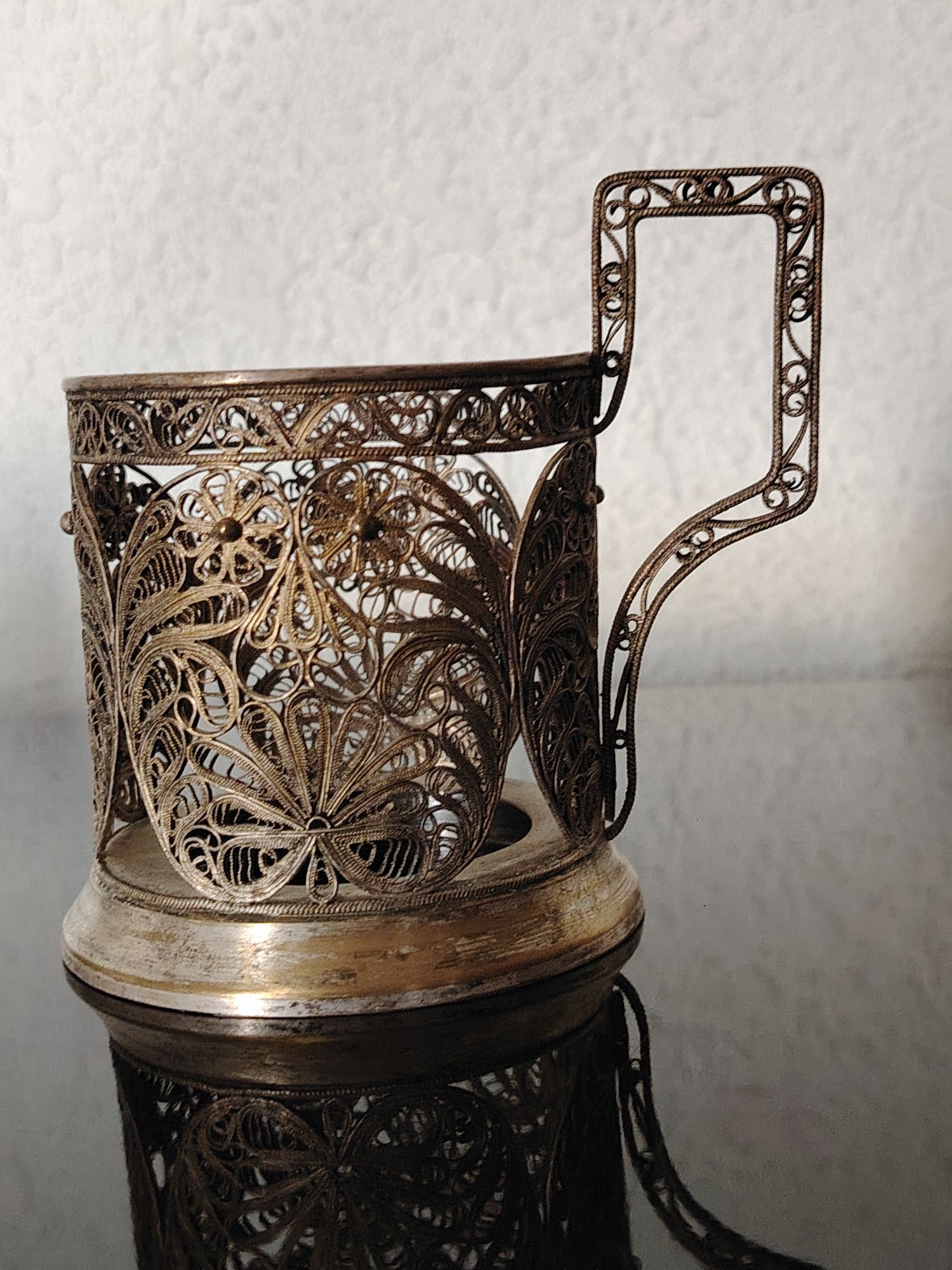 Старинный подстаканник с редкими узорами