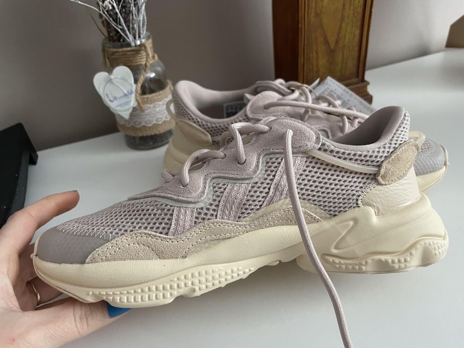 Adidași ozweego taupe