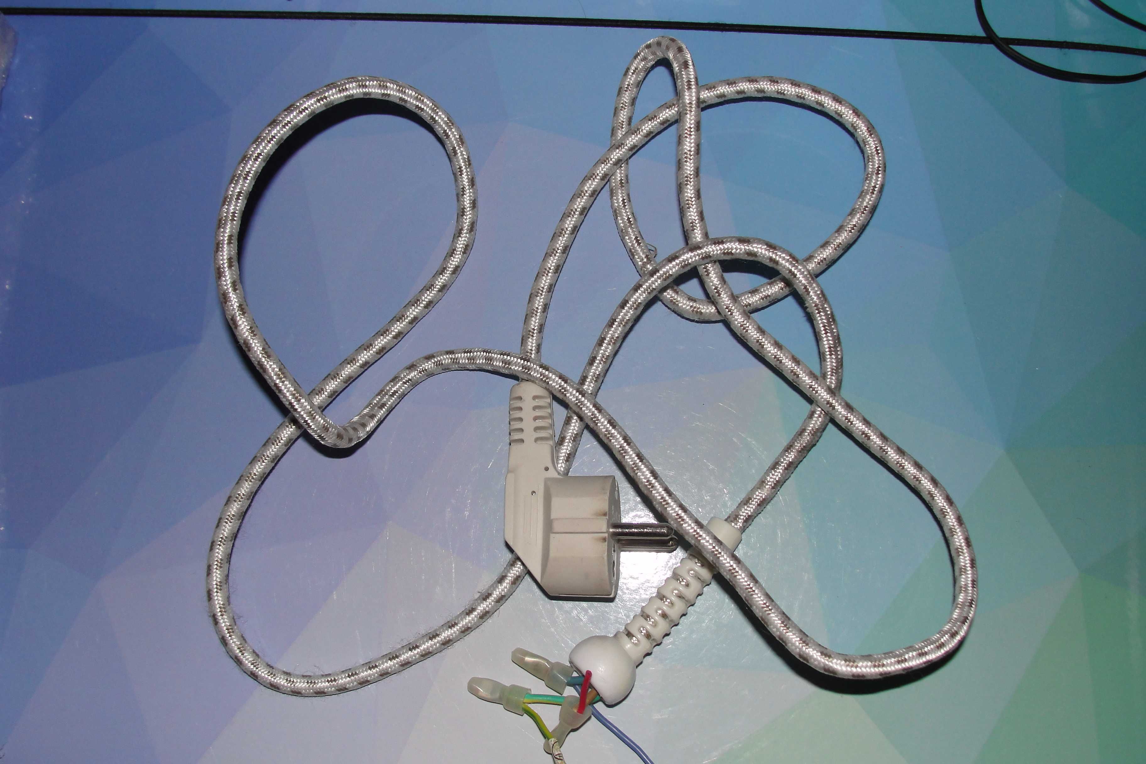 Cablu cu 3 fire cu protectie textila la exterior