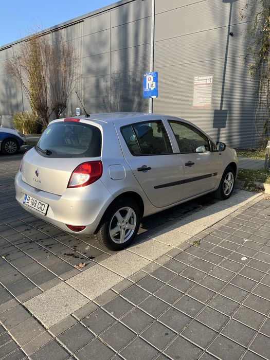 Clio III , 1.2 benzina 2011 ,30.000KM