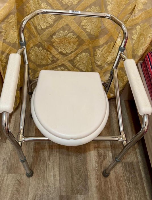 Стул - туалет для малоподвижных людей