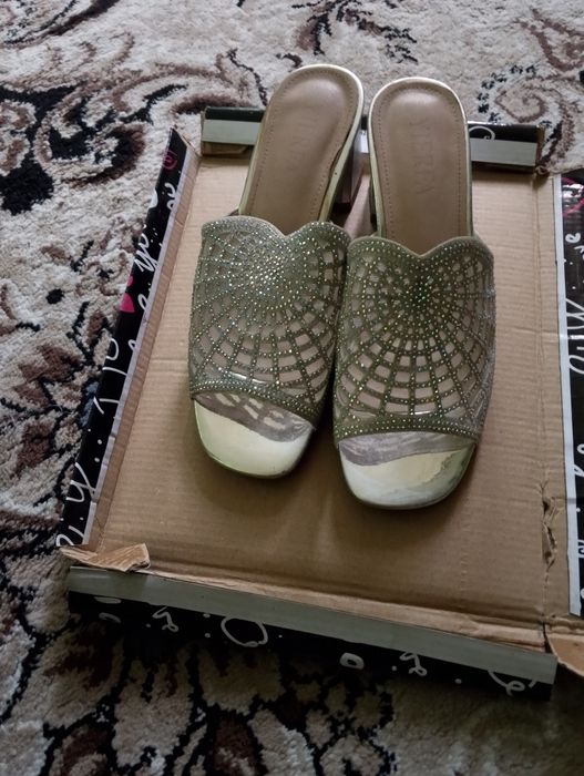 Yangi kelinlida ishlatilgan yangidek