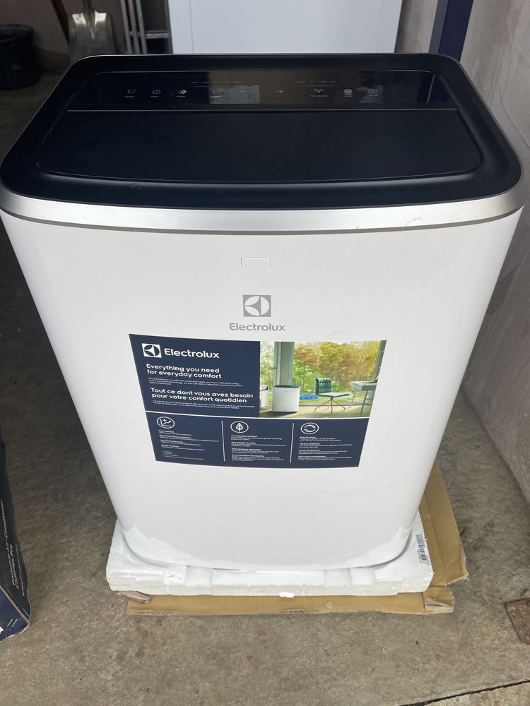 Aer conditionat portabil/mobil Electrolux  , model EXP34U338HW