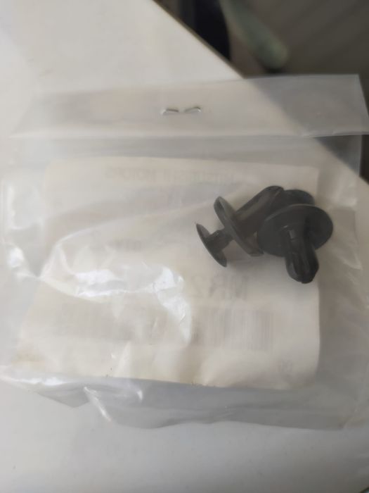 Clipsuri fixare originale noi Mitsubishi