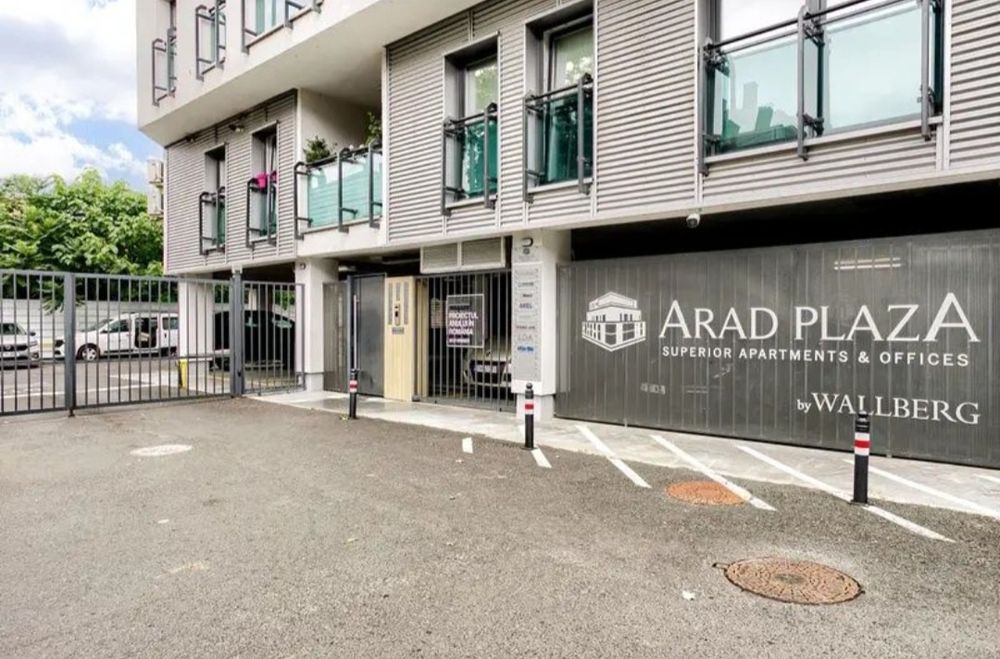 Închiriez loc de parcare în Arad Plaza