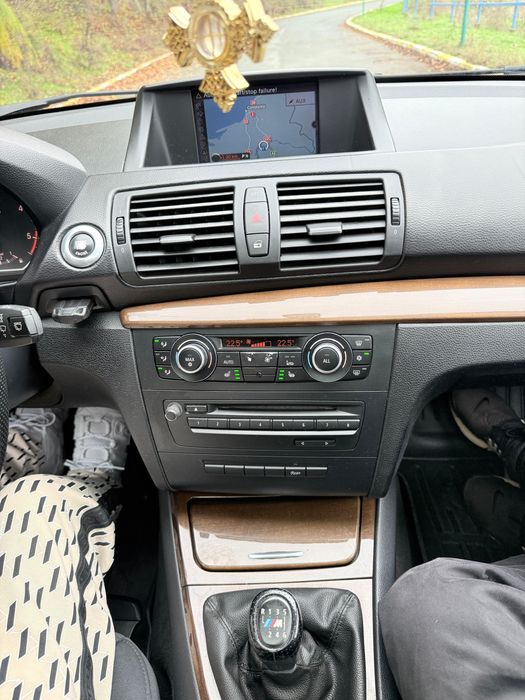 BMW E87 Facelift /trapa/navigatie/bi-xenon