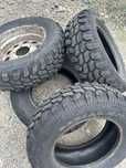 Продавам гуми westlake M/T 205/75/15 Карани са 2/3пъти