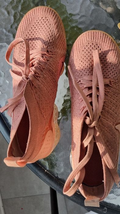 Маратонки nike 37 номер