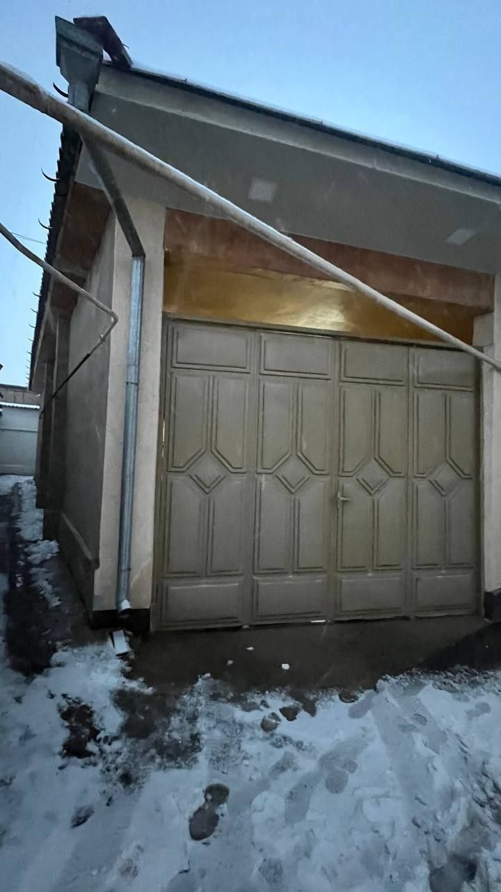 СРОЧНО!!! Продается Чорсу Лангар коча 3 сотих 6 та хона Угловой