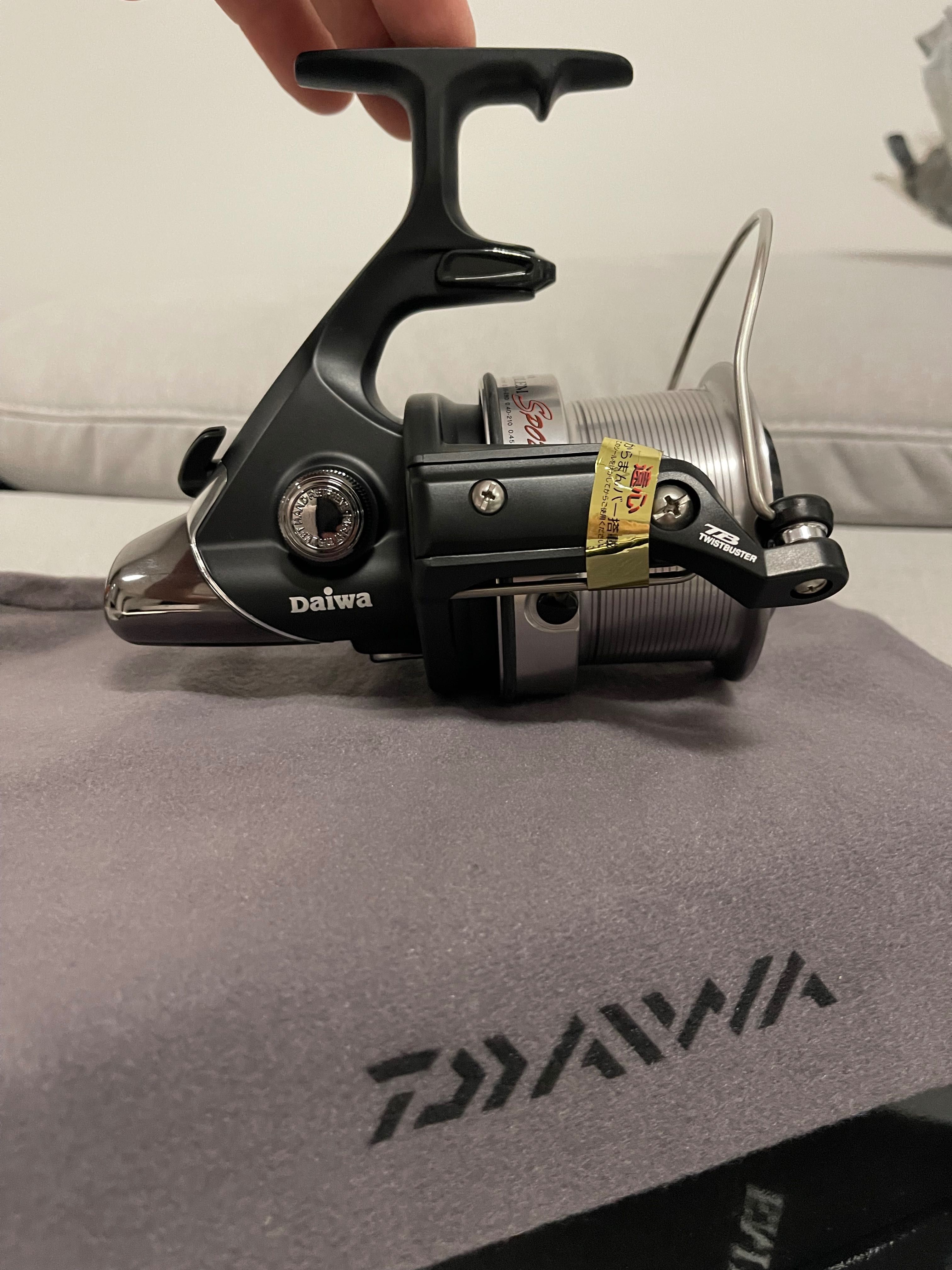 Макара Daiwa emblem spod