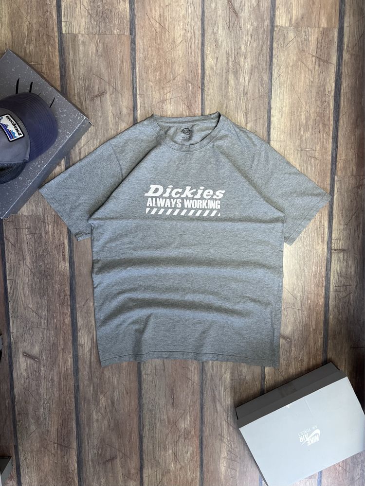 Tricou Dickies.