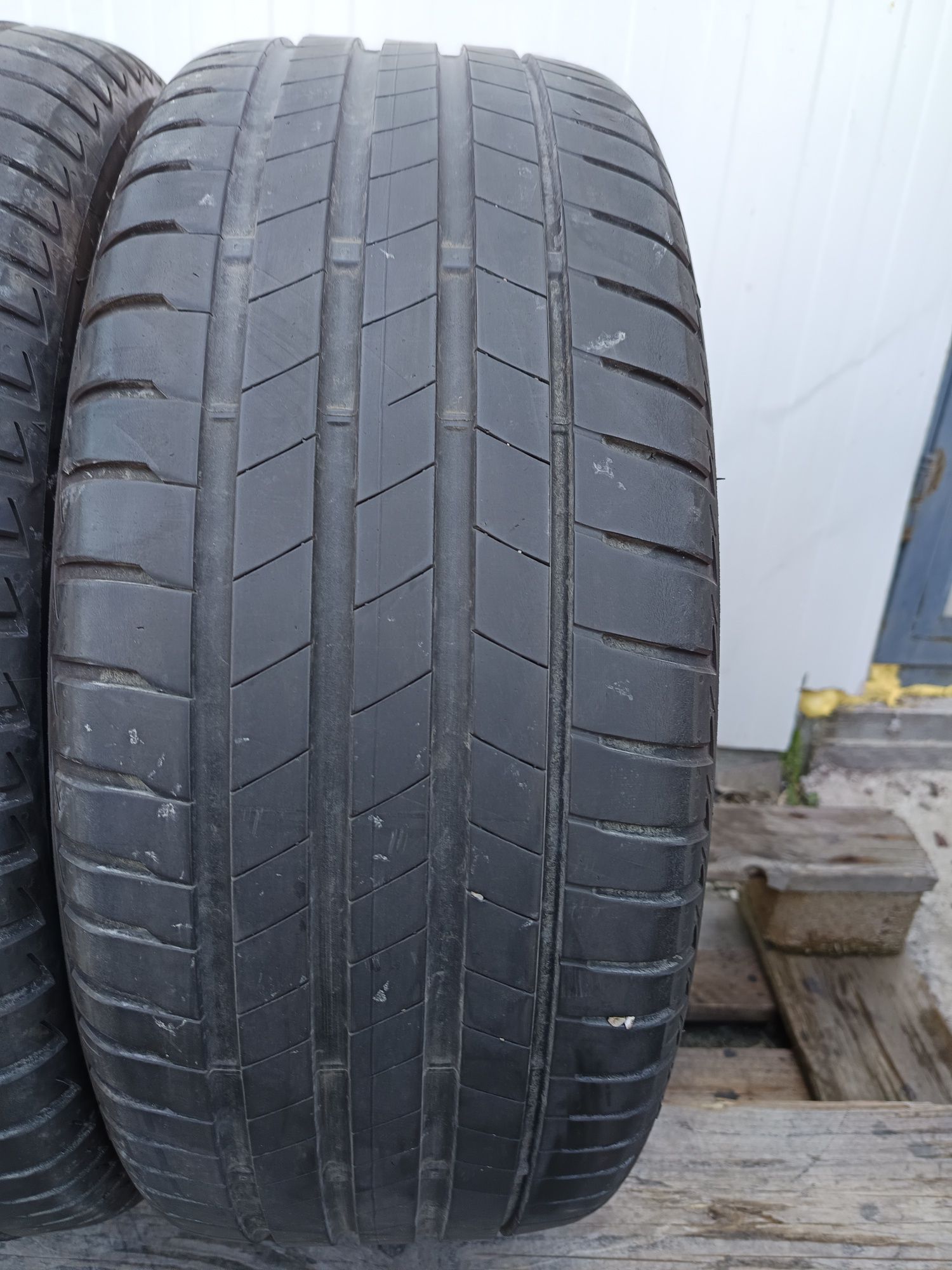205 55R 17 BRIDGESTONE Дот3819