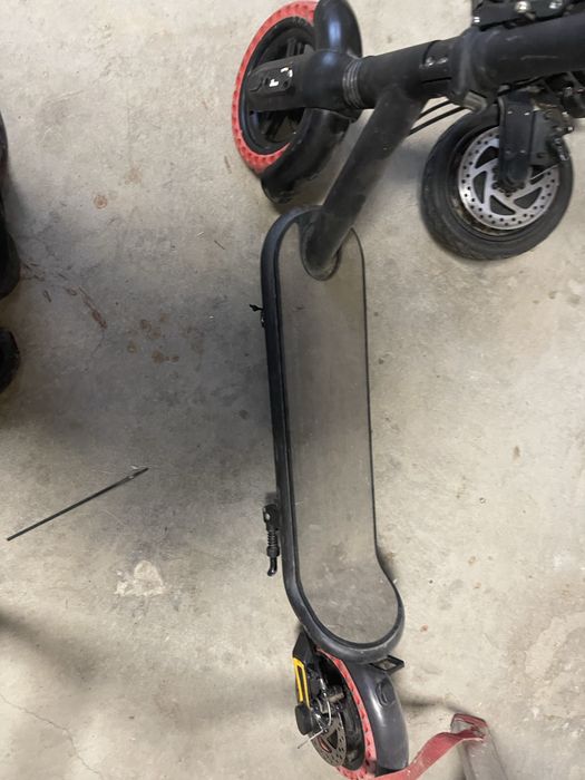 Vand doua trotinete electrice vortex de piese