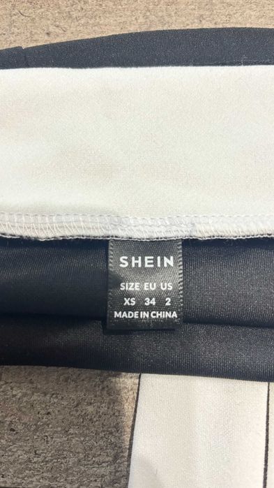 Черен топ с презрамки