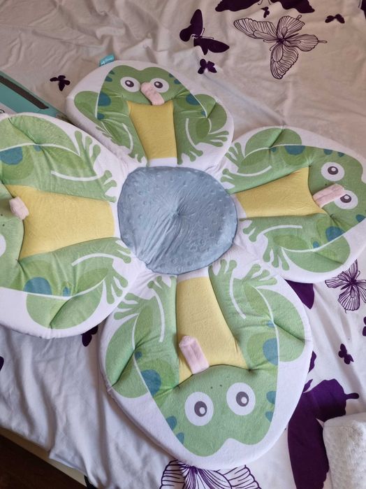 BloomingBath - Cadita Broscuta Si salteluta de joaca Lotus din Plus