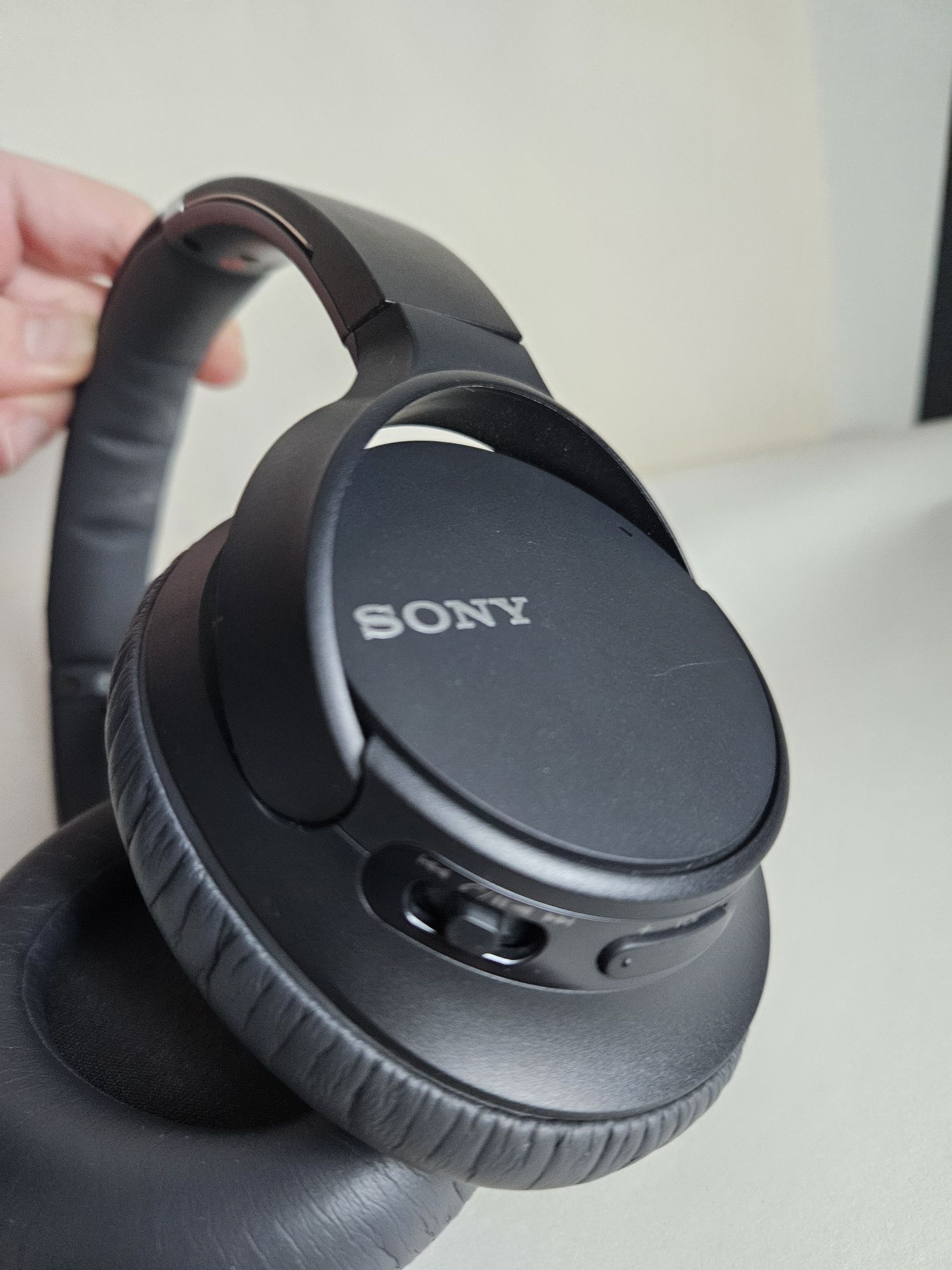 Безжични слушалки SONY WH-CH700N