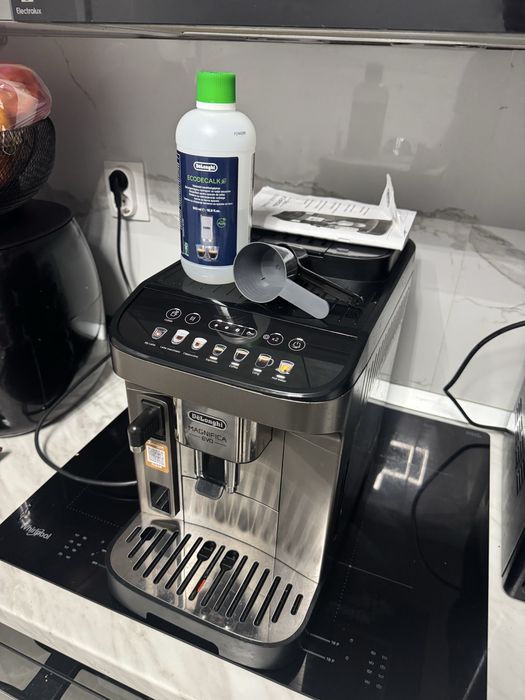 Vand espressor automat DELONGHI Magnifica Evo