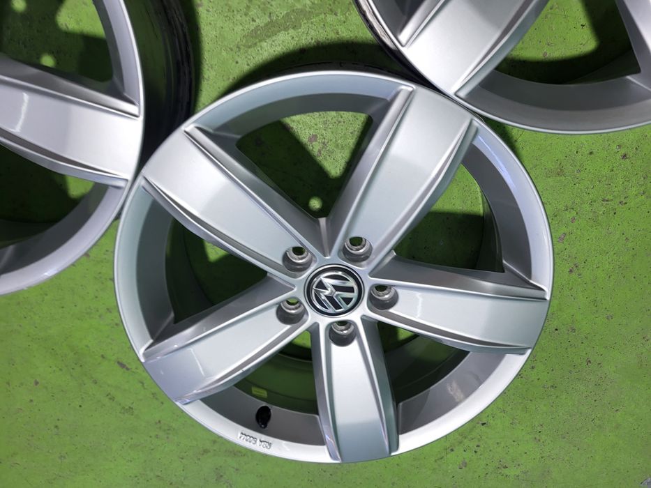17 5x112 Vw Passat Touran Tiguan Golf Skoda лети джанти 5х112