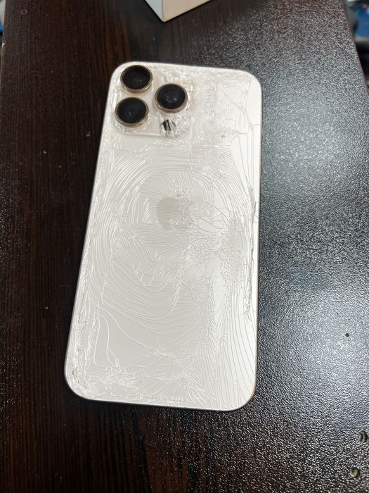 Iphone 16 pro max за части
