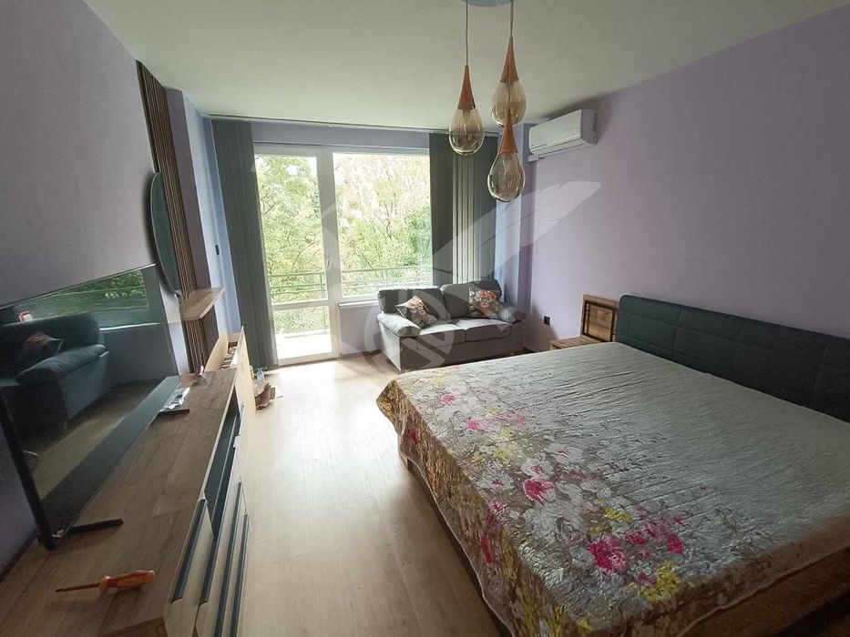 Дава се под наем Тристаен апартамент в София, Лозенец - 75 кв.м за 950 € - Снимка #2