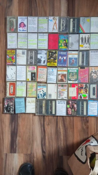 Vând casete vechi pentru casetofon