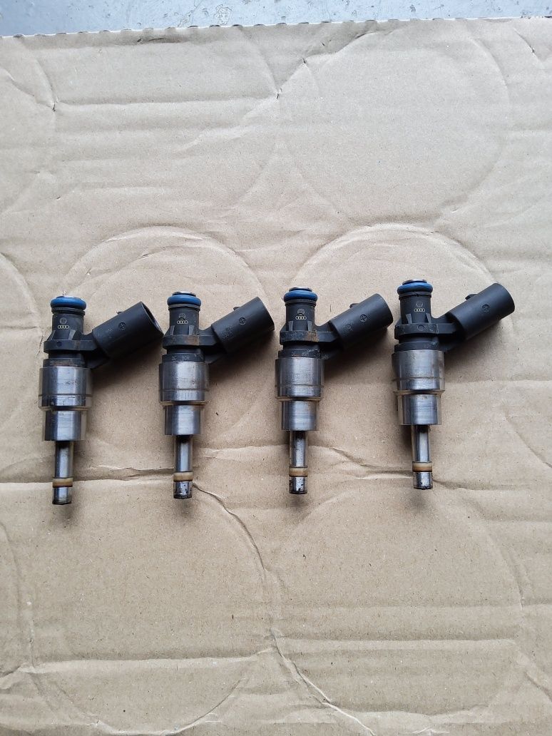 Injector Golf 5 Gti 2.0 Tfsi 2007 cod piesa 06F906036A Axx Bwa