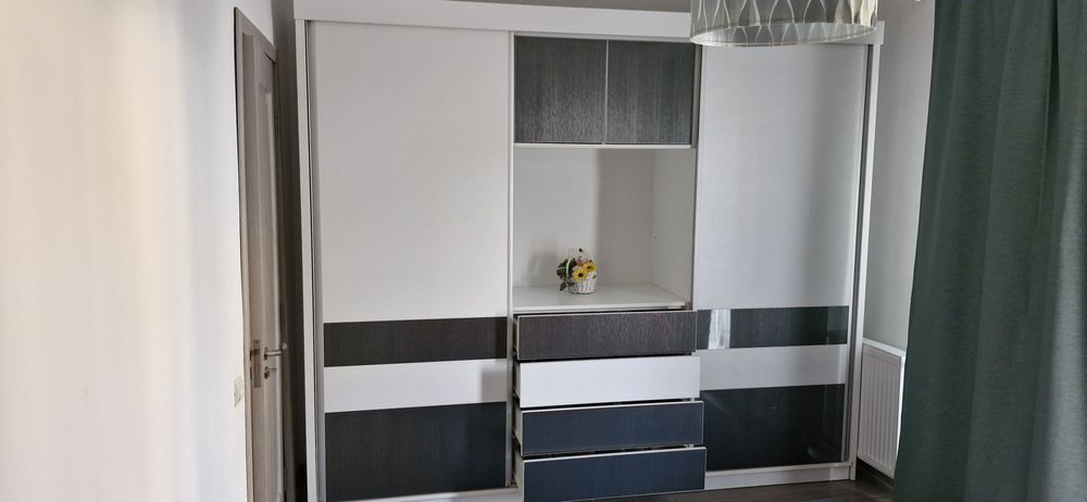Vând dresing dormitor 270x230x60