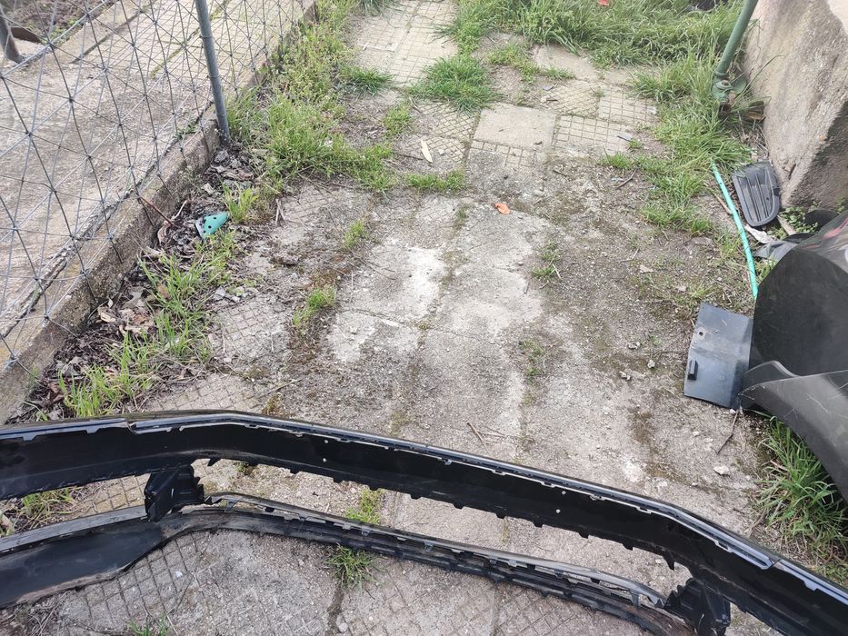 Предна Броня  за Volkswagen Passat B8 с отвори за лаисна 2015/2019