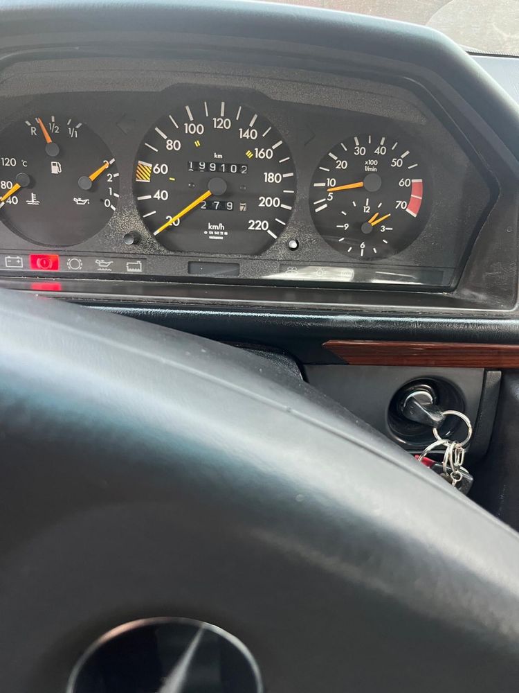 Mercedes w124 E200
