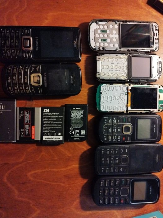 Старые телефоны на запчасти