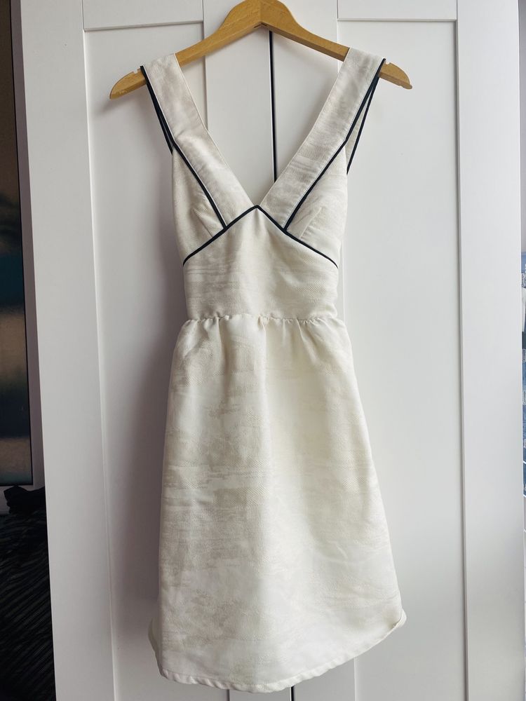 Къса бяла рокля с презрамки H&M