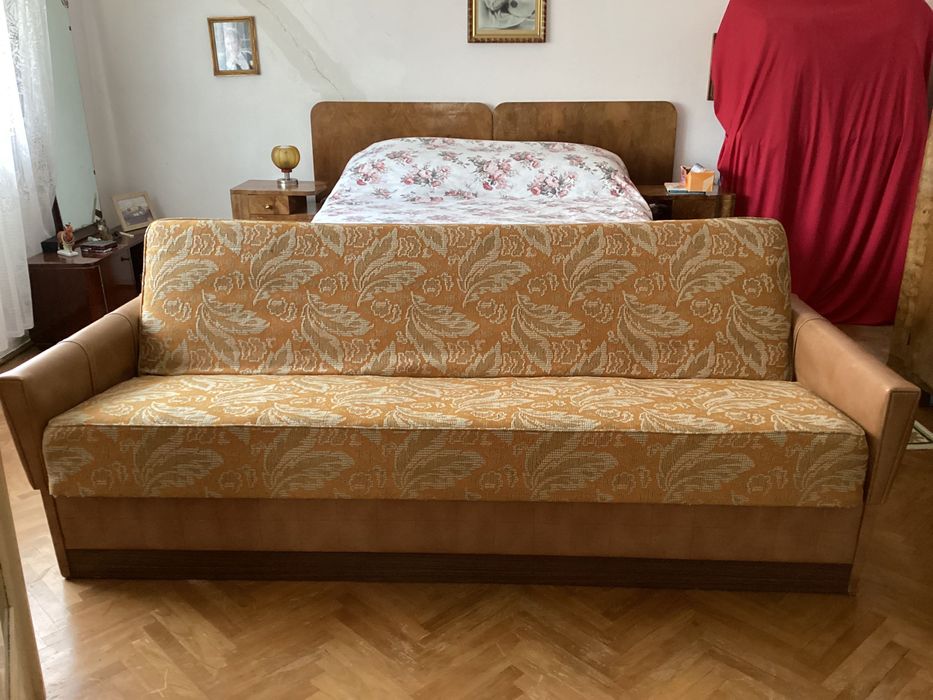 Două fotolii și canapea în bună stare