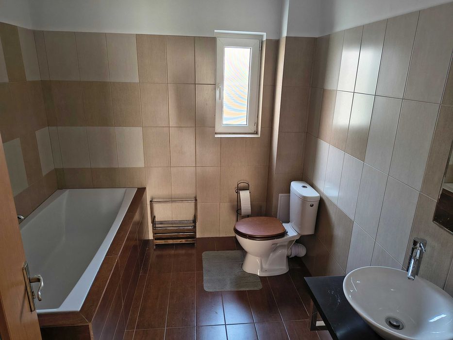 Apartament 3 camere zona Campului