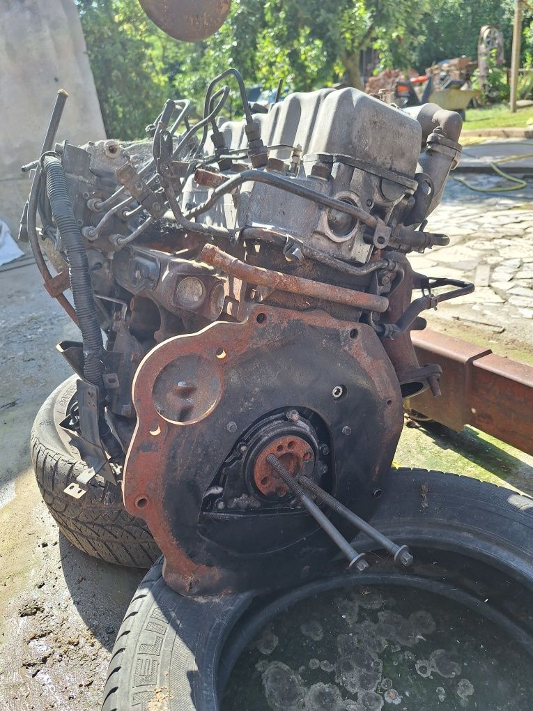 Двигател хюндай Н100 2.5 турбо