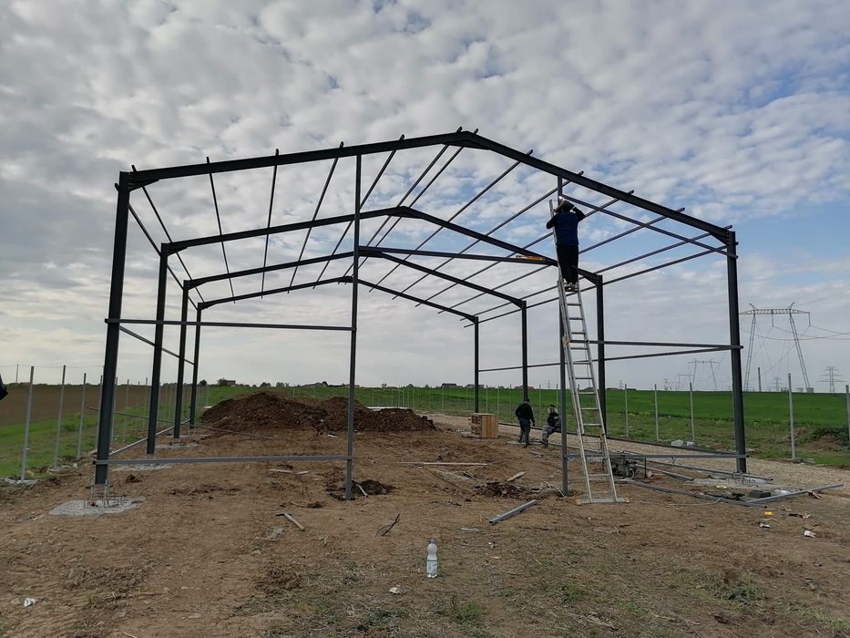 Vindem si confectionam hale metalice