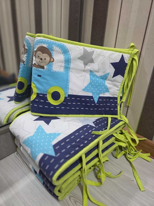 Бортики в кроватку,  б/у