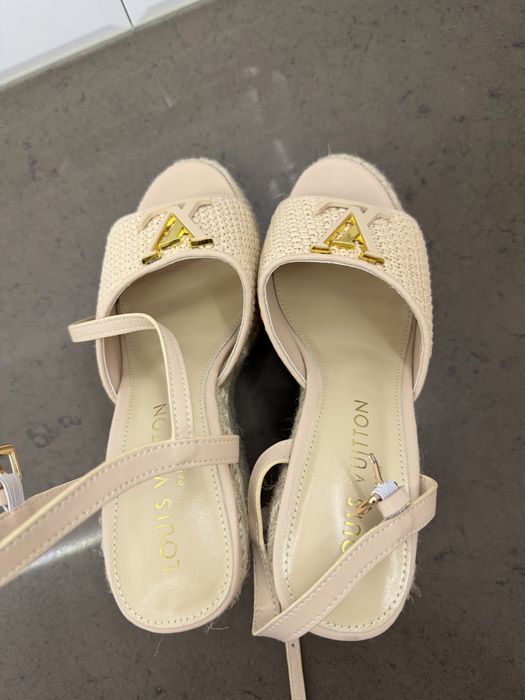 Нови сандали Louis Vuitton