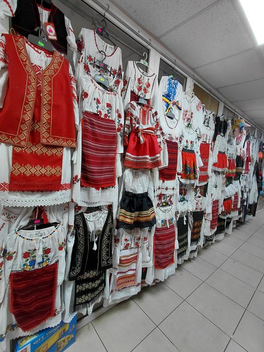 Bluza ie pt fetite si baieti. 60 lei buc . Noi . Ridicare Timisoara