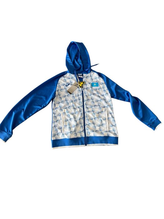 Продам спортивную кофту