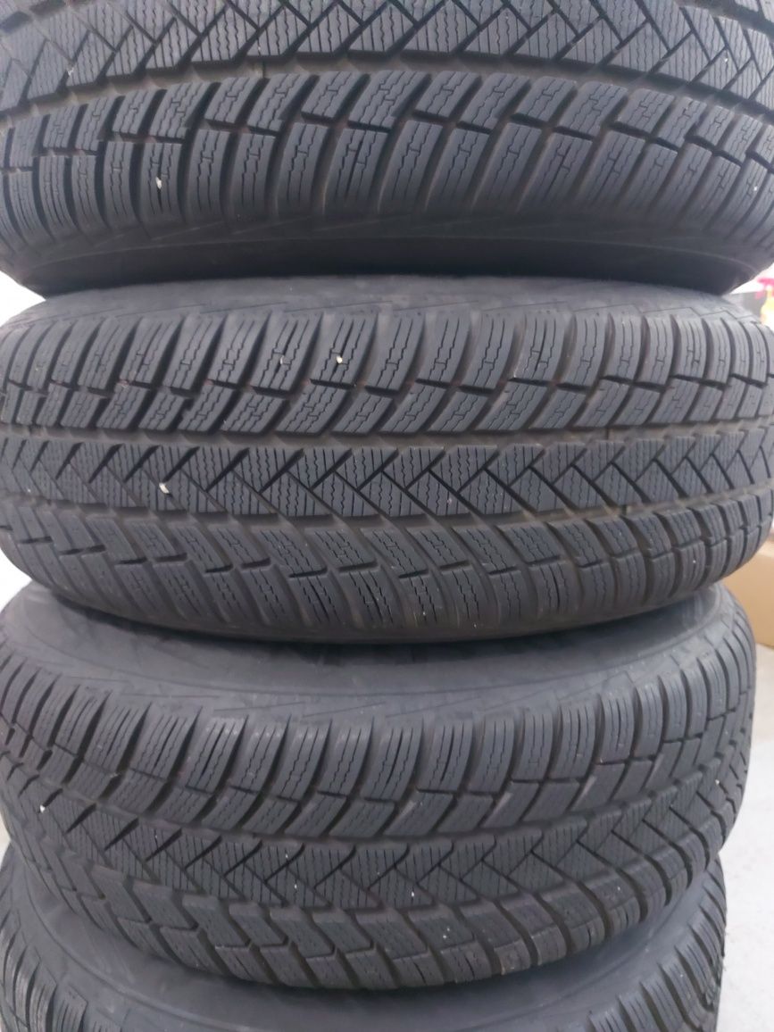 Vind roti BMW ix1 17 dot 2024 ,8 mm j7,5 et 50 preț 4200 ron