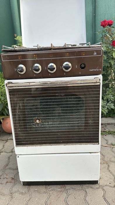 Газовая плита четырехкамфорная